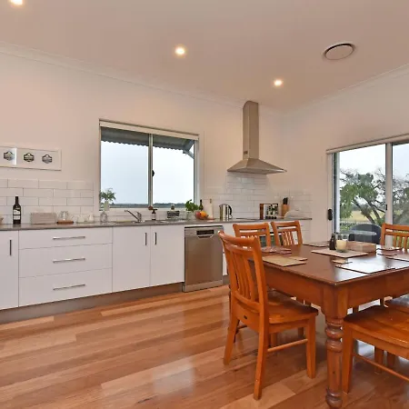 Kinloch Cottage Renovated To New On Daisy Hill Vineyard Pokolbin Exterior photo