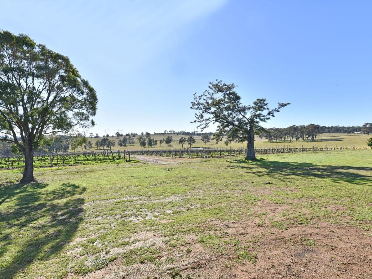 Farm stay Kinloch Renovated To New On Daisy Hill Vineyard *