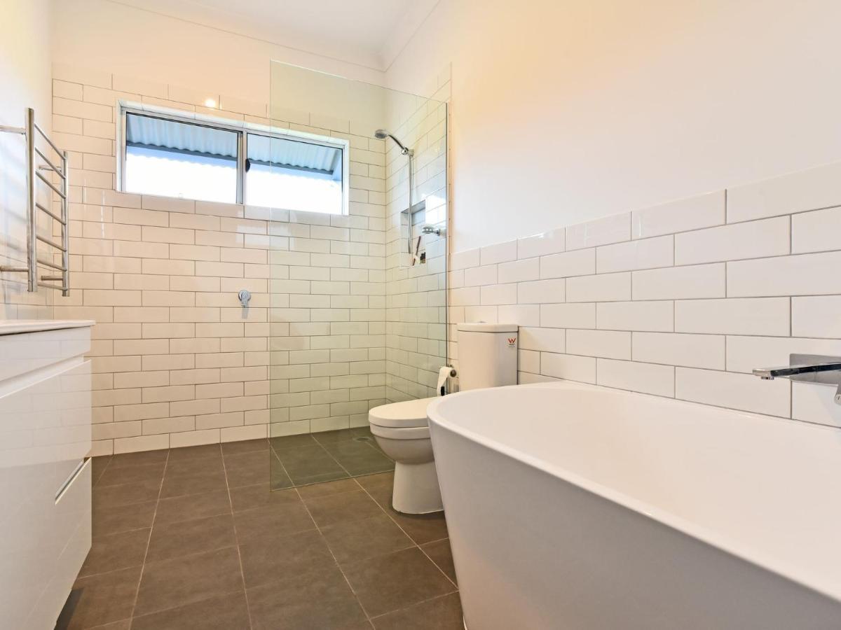 Kinloch Renovated To New On Daisy Hill Vineyard Farm stay